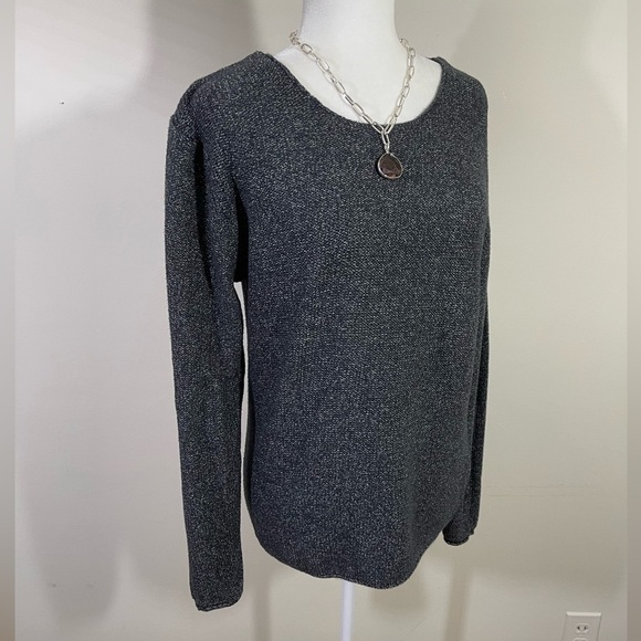 H & M zz med sweater in a black heather rounded neckline - Picture 7 of 13